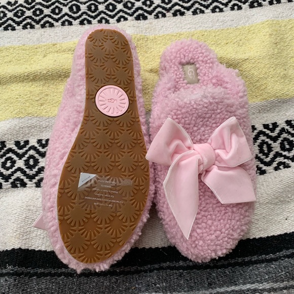 ugg addison velvet bow slipper
